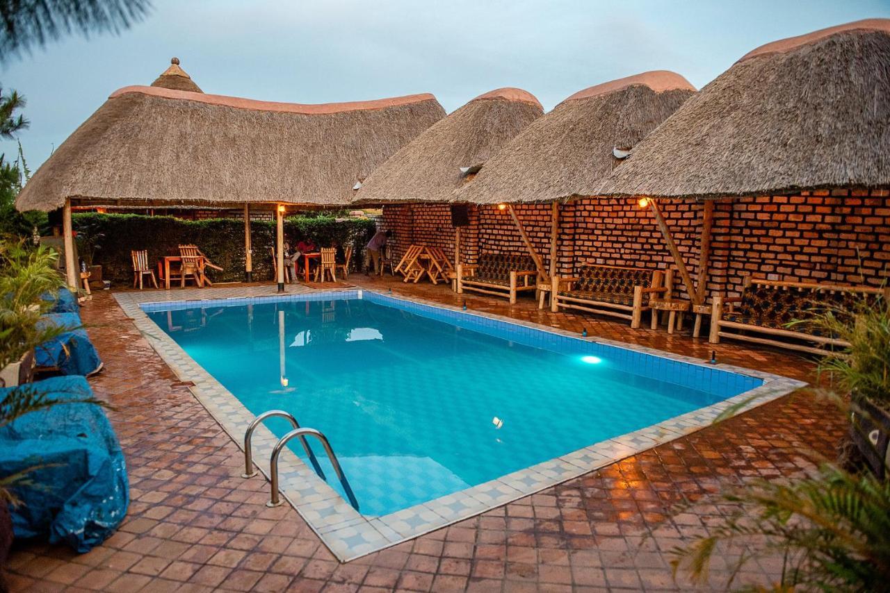 Elite Backpackers Services Masaka ภายนอก รูปภาพ