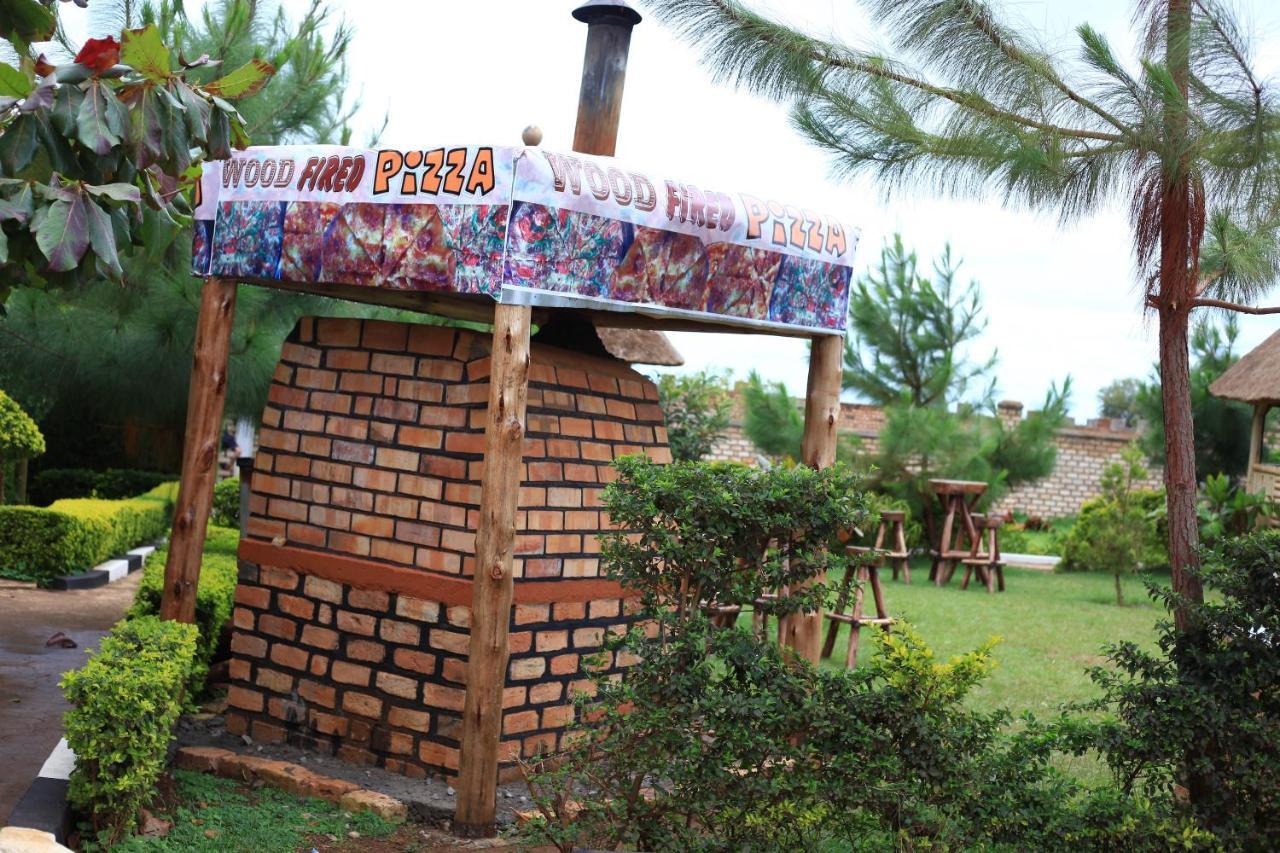 Elite Backpackers Services Masaka ภายนอก รูปภาพ